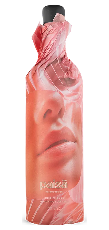 Garrafa Paisà Rosé Mirage envolta em papel de seda